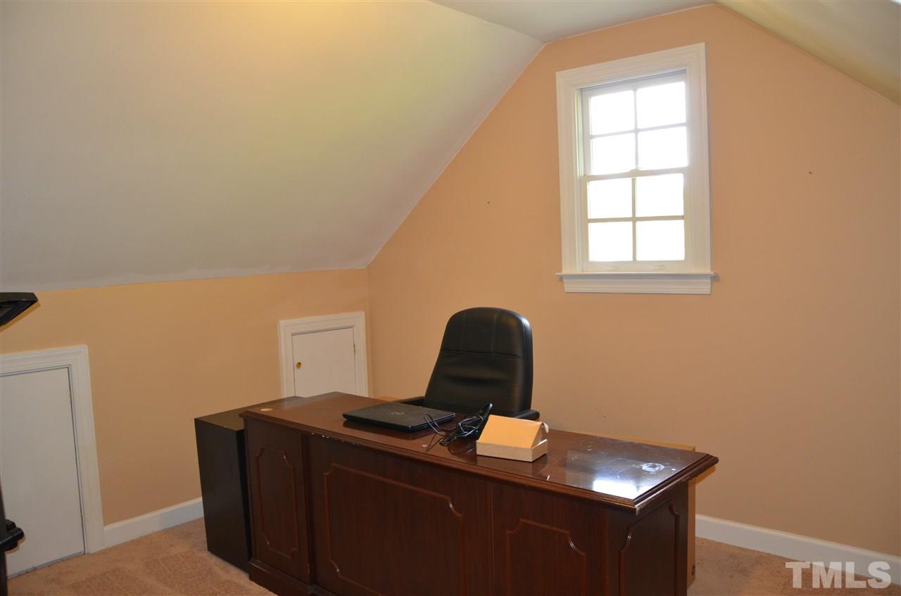 8605 Bluff Pointe Court Raleigh, NC 27615 - Photo 15 of 25 Gallery Image 15