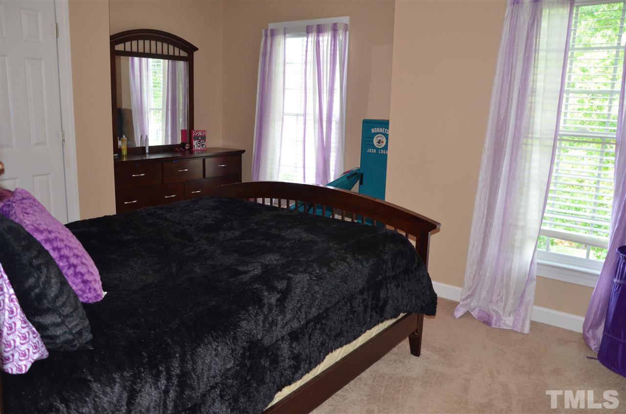 8605 Bluff Pointe Court Raleigh, NC 27615 - Photo 18 of 25 Gallery Image 18