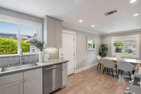 $1,898,000 | 409 Poinsettia Avenue, San Mateo, CA 94403