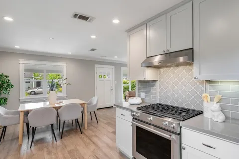 $1,898,000 | 409 Poinsettia Avenue, San Mateo, CA 94403