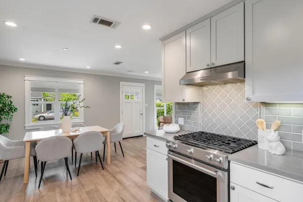 $1,898,000 | 409 Poinsettia Avenue, San Mateo, CA 94403