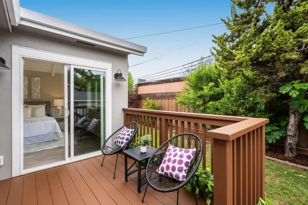 $1,898,000 | 409 Poinsettia Avenue, San Mateo, CA 94403