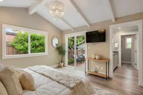 $1,898,000 | 409 Poinsettia Avenue, San Mateo, CA 94403