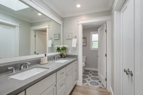 $1,898,000 | 409 Poinsettia Avenue, San Mateo, CA 94403