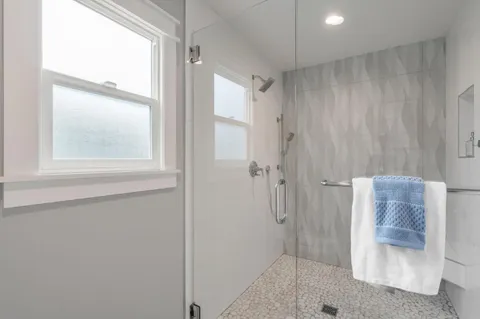 $1,898,000 | 409 Poinsettia Avenue, San Mateo, CA 94403