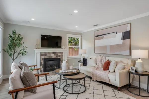 $1,898,000 | 409 Poinsettia Avenue, San Mateo, CA 94403