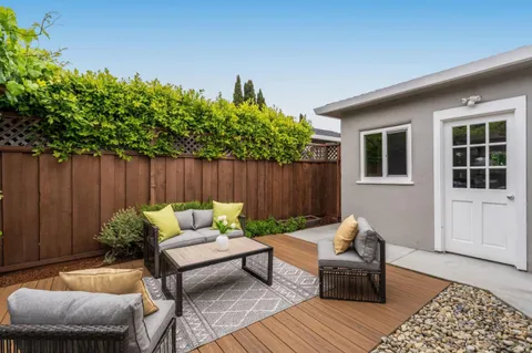 $1,898,000 | 409 Poinsettia Avenue, San Mateo, CA 94403
