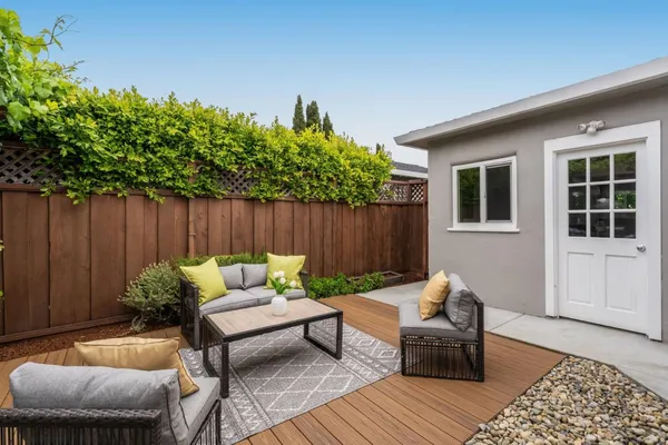 $1,898,000 | 409 Poinsettia Avenue, San Mateo, CA 94403