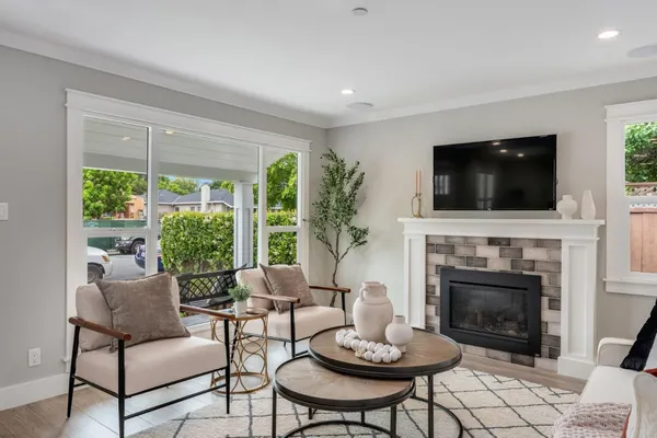 $1,898,000 | 409 Poinsettia Avenue, San Mateo, CA 94403