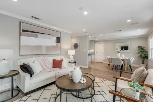 $1,898,000 | 409 Poinsettia Avenue, San Mateo, CA 94403