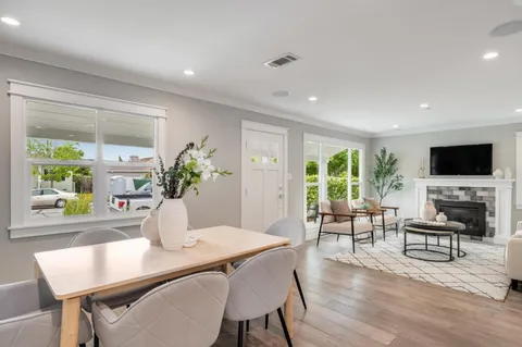 $1,898,000 | 409 Poinsettia Avenue, San Mateo, CA 94403