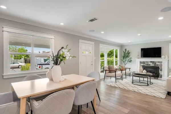 $1,898,000 | 409 Poinsettia Avenue, San Mateo, CA 94403