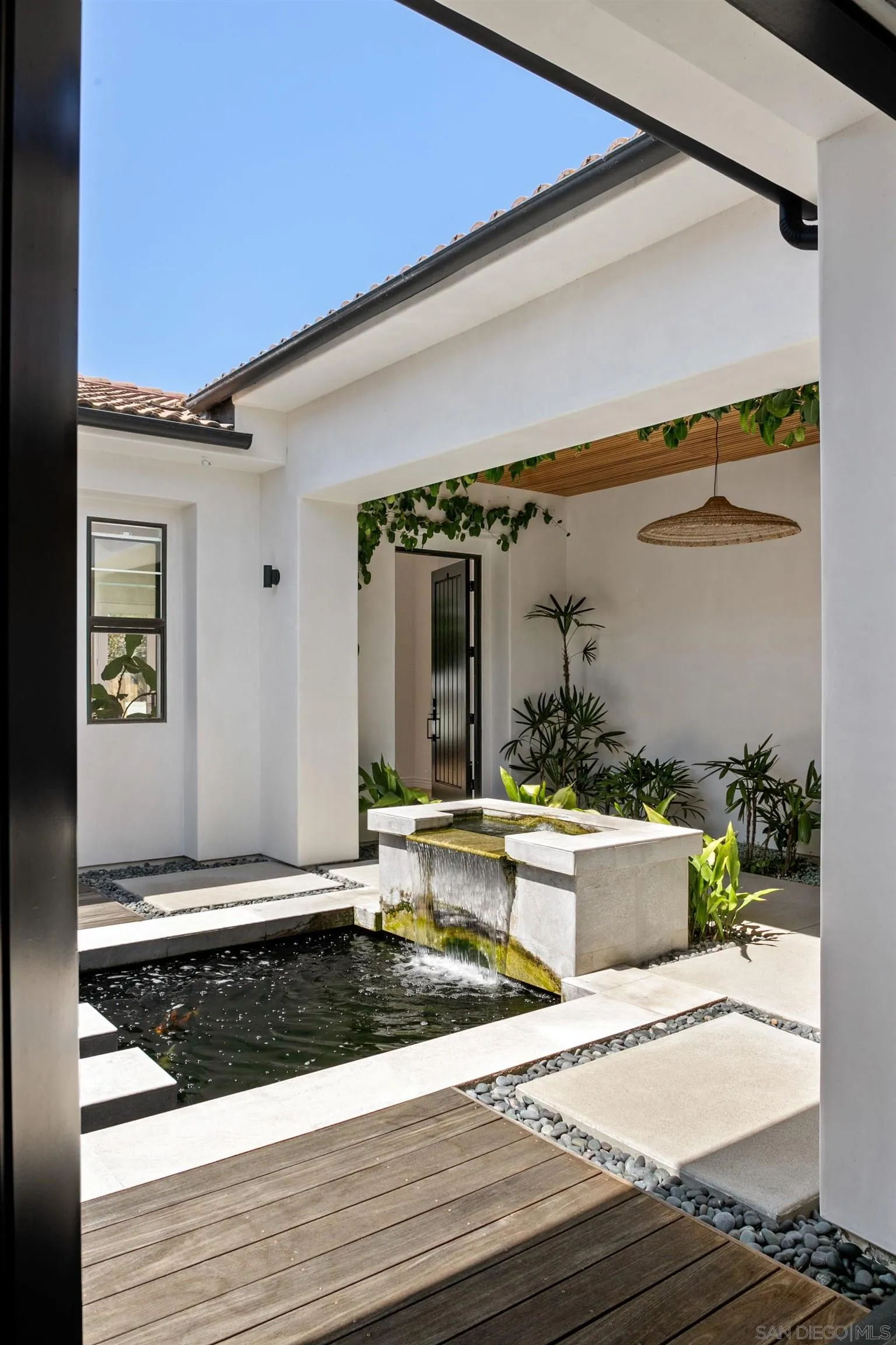 809 Sandy Court Encinitas, CA 92024 - Photo 9 of 34 Gallery Image 9
