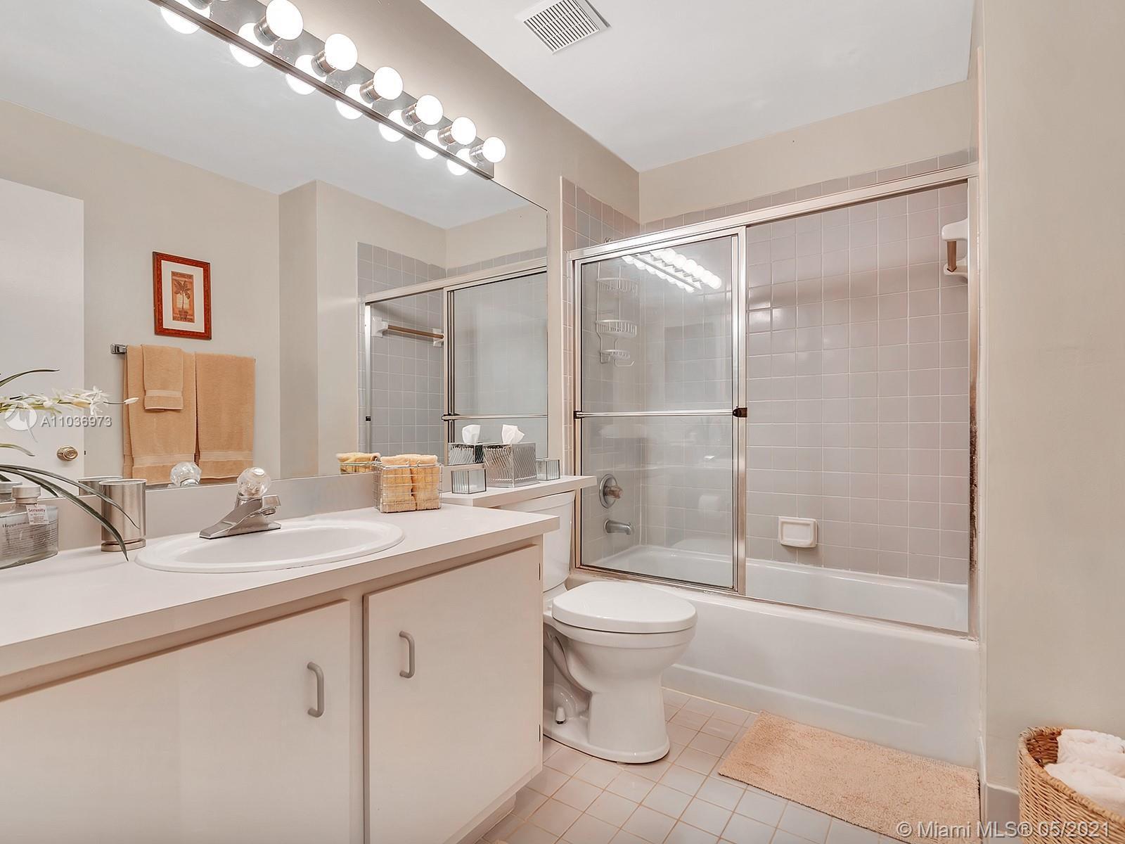513 Racquet Club Road Weston, FL 33326 - Photo 12 of 37