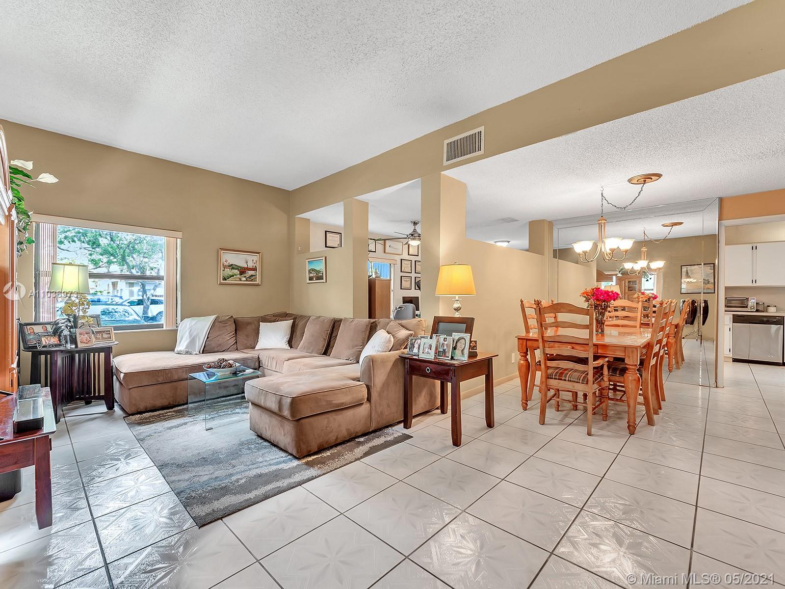 513 Racquet Club Road Weston, FL 33326 - Photo 14 of 37