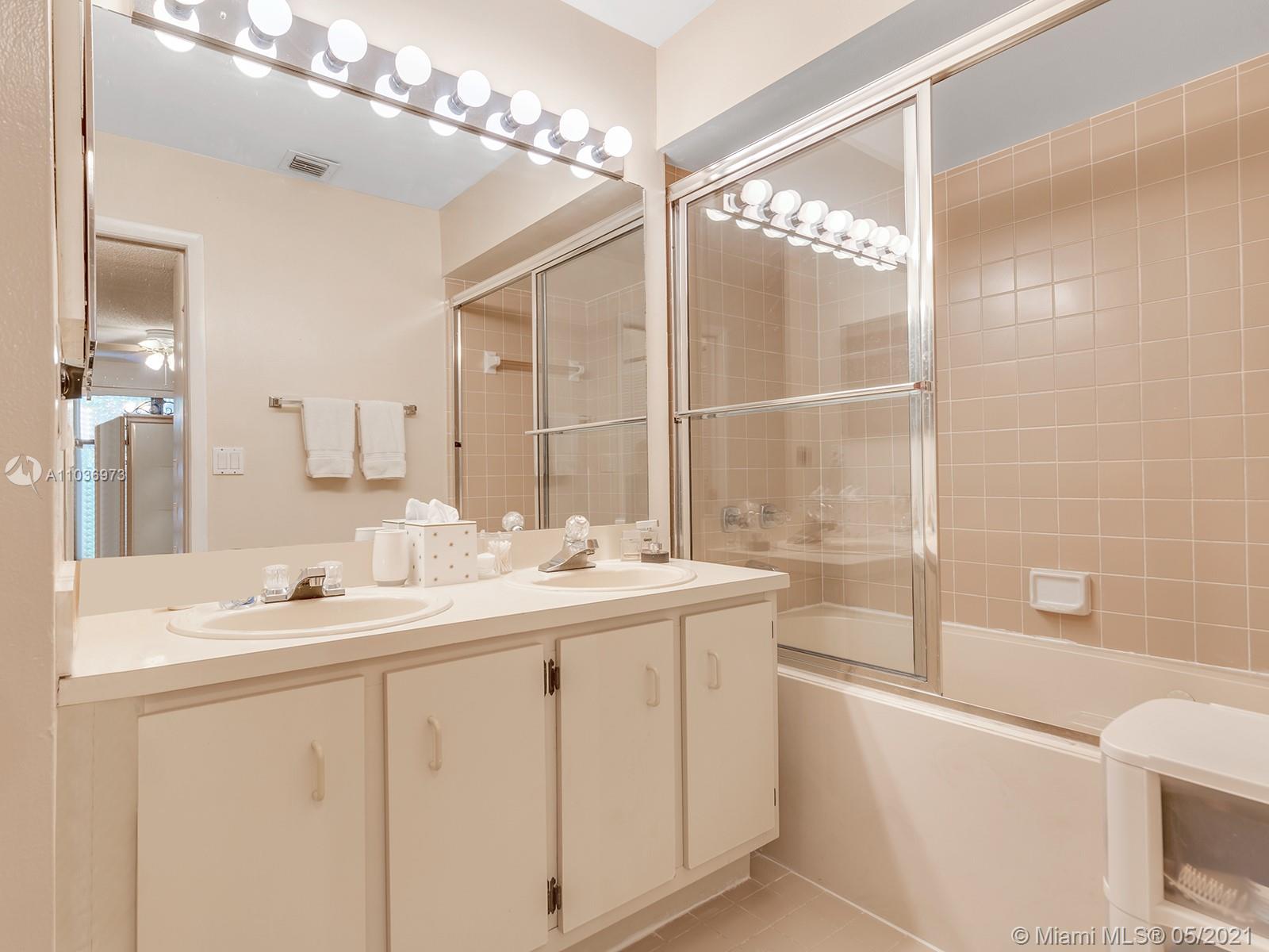 513 Racquet Club Road Weston, FL 33326 - Photo 20 of 37