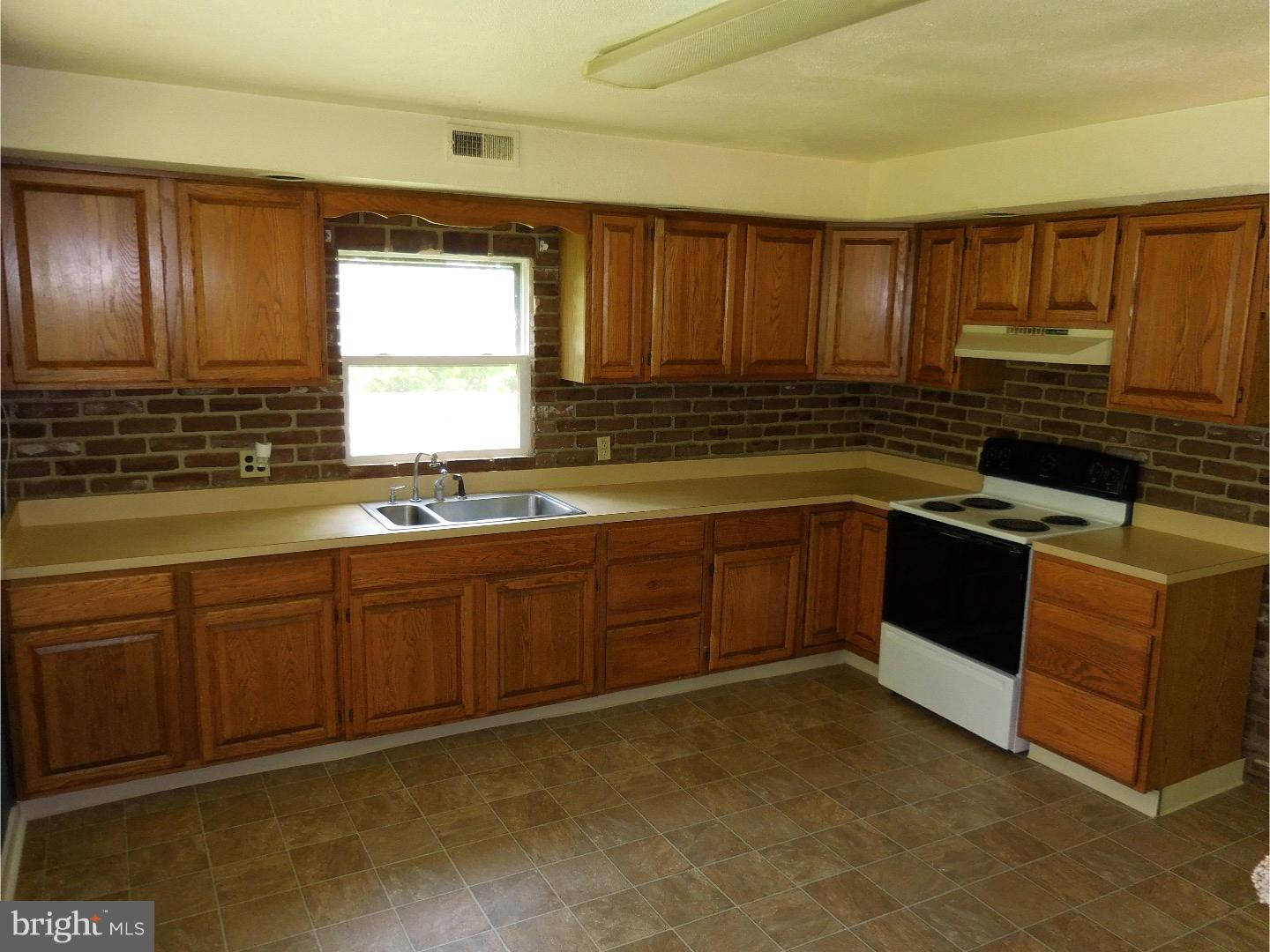 770 Folly Road Warrington, PA 18976 - Photo 2 of 14 Kitchen