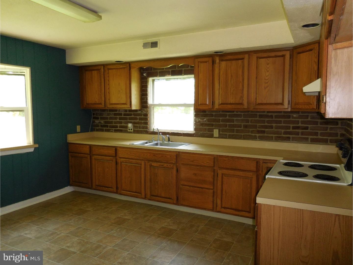 770 Folly Road Warrington, PA 18976 - Photo 3 of 14 Kitchen