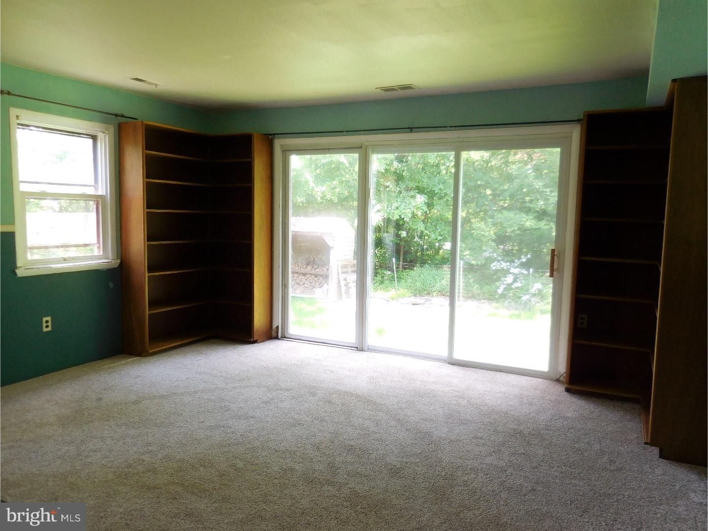 770 Folly Road Warrington, PA 18976 - Photo 7 of 14 Living Room