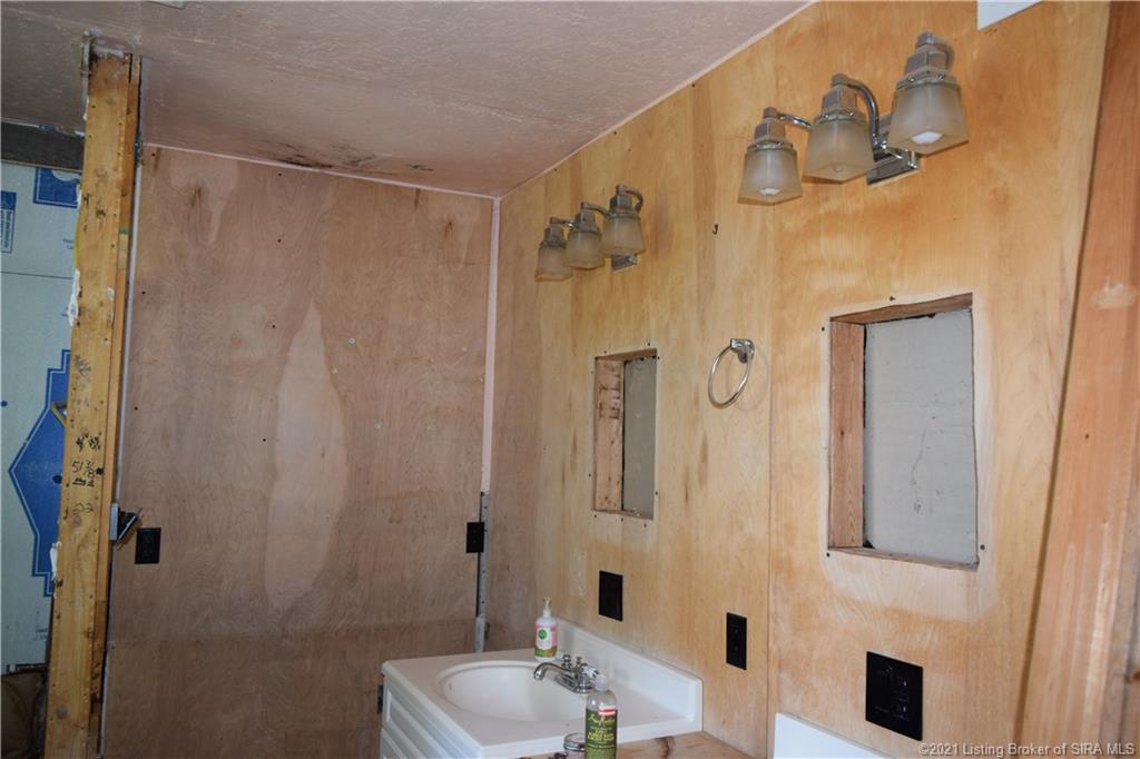 3140 Grange Hall Road Northeast Corydon, IN 47112 - Photo 17 of 27 Gallery Image 17
