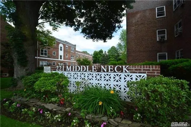 $249,000 | 221 Middle Neck Road, Unit G5, Great Neck, NY 11021