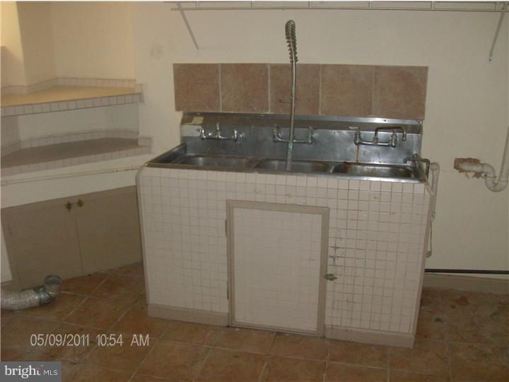 423 Roxborough Avenue Philadelphia, PA 19128 - Photo 3 of 23 Laundry Room