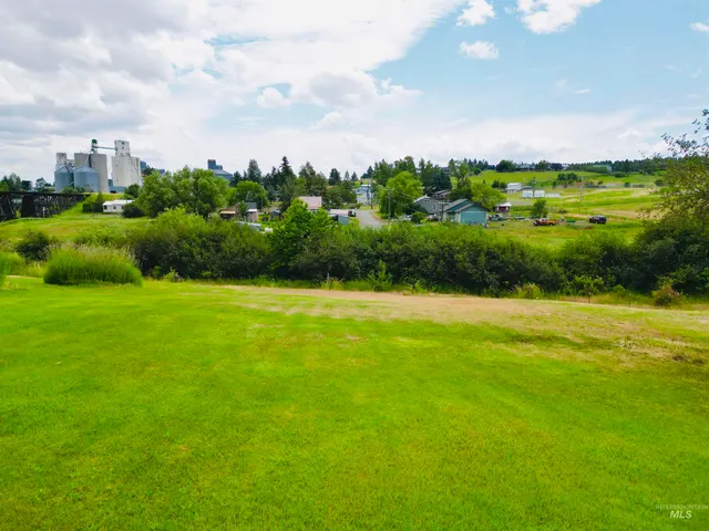 $118,000 | 807-809 Trestle Drive, Cottonwood, ID 83522