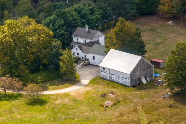 $1,520,000 | 366 Old Concord Turnpike, Barrington, NH 03825
