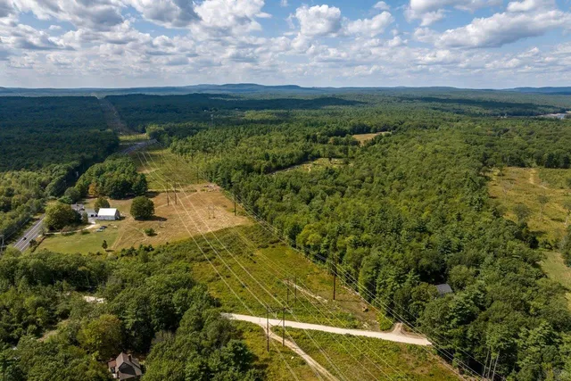 $1,520,000 | 366 Old Concord Turnpike, Barrington, NH 03825