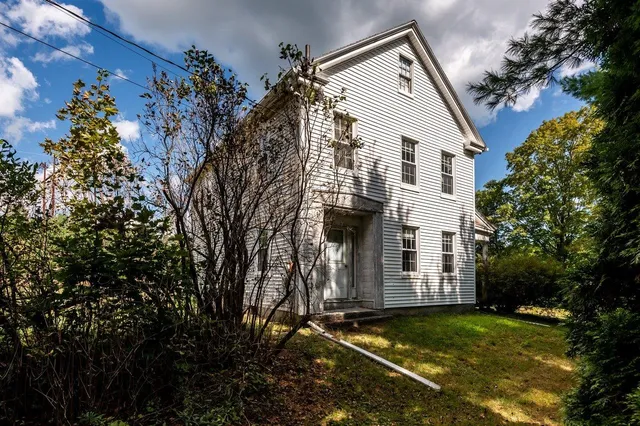 $1,520,000 | 366 Old Concord Turnpike, Barrington, NH 03825