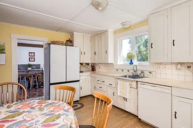 $1,520,000 | 366 Old Concord Turnpike, Barrington, NH 03825