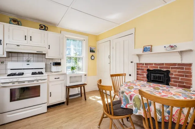 $1,520,000 | 366 Old Concord Turnpike, Barrington, NH 03825