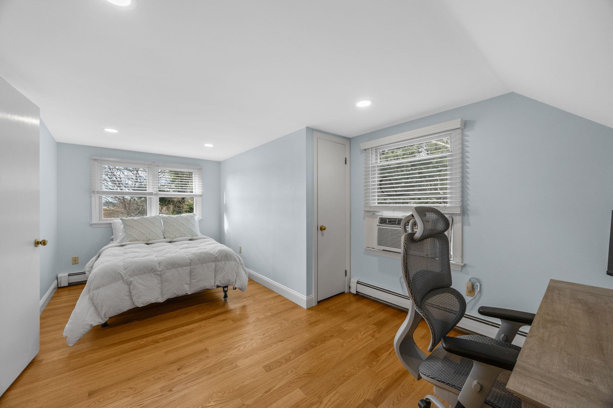 144 Barn Hill Road Chatham, MA 02633 - Photo 16 of 24 a bedroom with bed and window