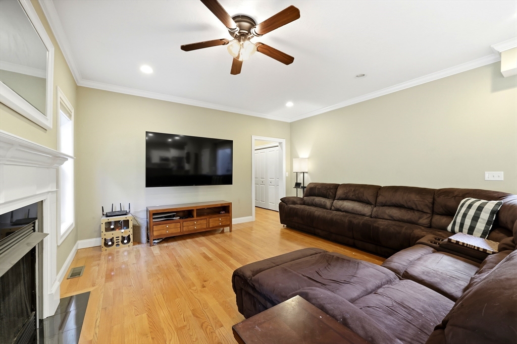 34 Bissonnette Circle Southampton, MA 01073 - Photo 10 of 42