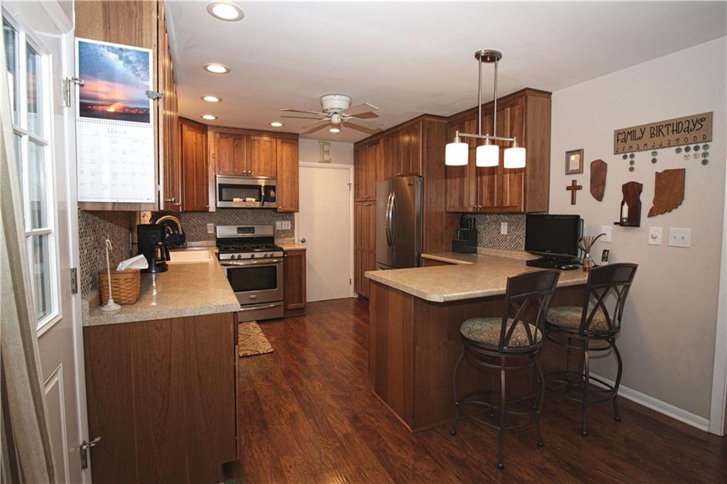 710 Griffith Road Greenwood, IN 46143 - Photo 3 of 13 Gallery Image 3