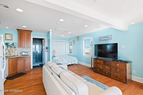 $10,700,000 | 409 East Avenue, Bay Head, NJ 08742