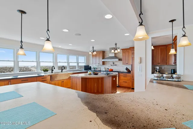 $10,700,000 | 409 East Avenue, Bay Head, NJ 08742