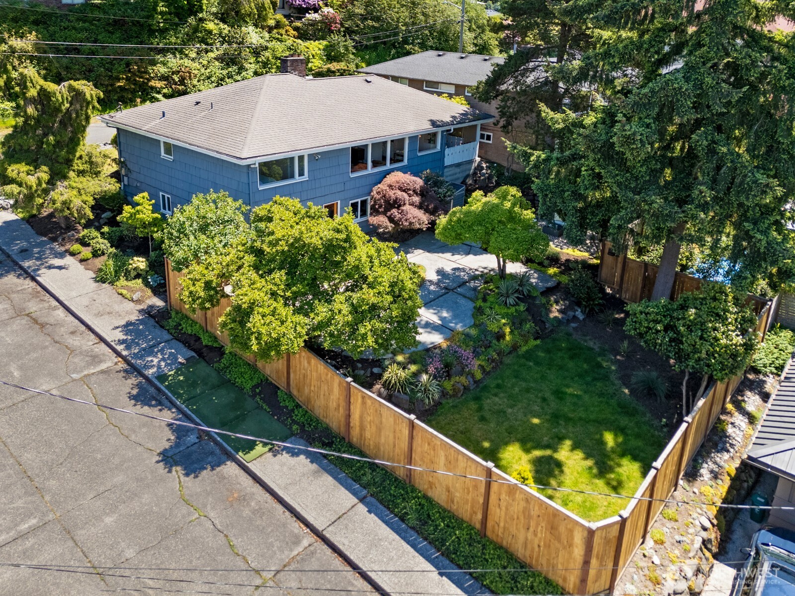9003 43rd Place Southwest Seattle, WA 98136 - Photo 4 of 39 Gallery Image 4
