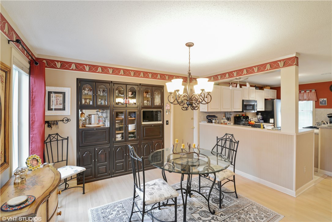3 Jana Road Westerly, RI 02891 - Photo 4 of 28 Entertaining flow