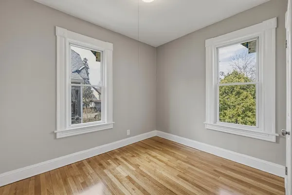 $449,987 | 207-209 White Street, Springfield, MA 01108