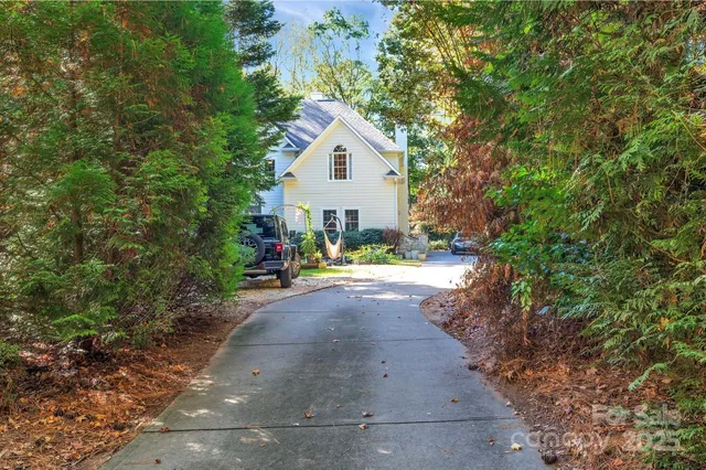 $1,320,000 | 20657 Spring Grove Lane, Cornelius, NC 28031