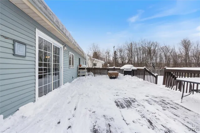 $229,900 | 5793 West Pine Grove Road, Cicero, NY 13039