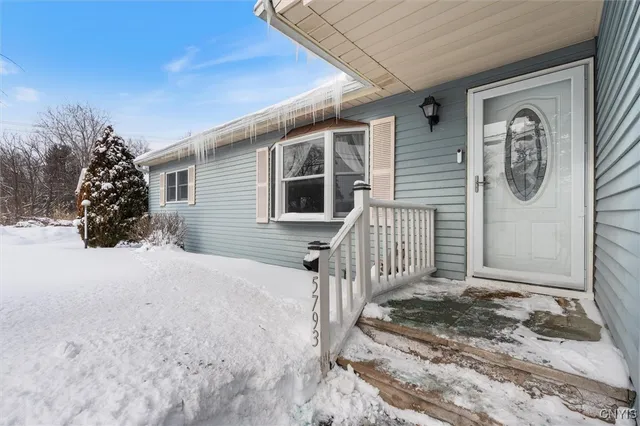 $229,900 | 5793 West Pine Grove Road, Cicero, NY 13039