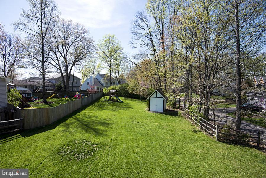 310 Talahi Road Southeast Vienna, VA 22180 - Photo 27 of 30 Exterior (Rear)