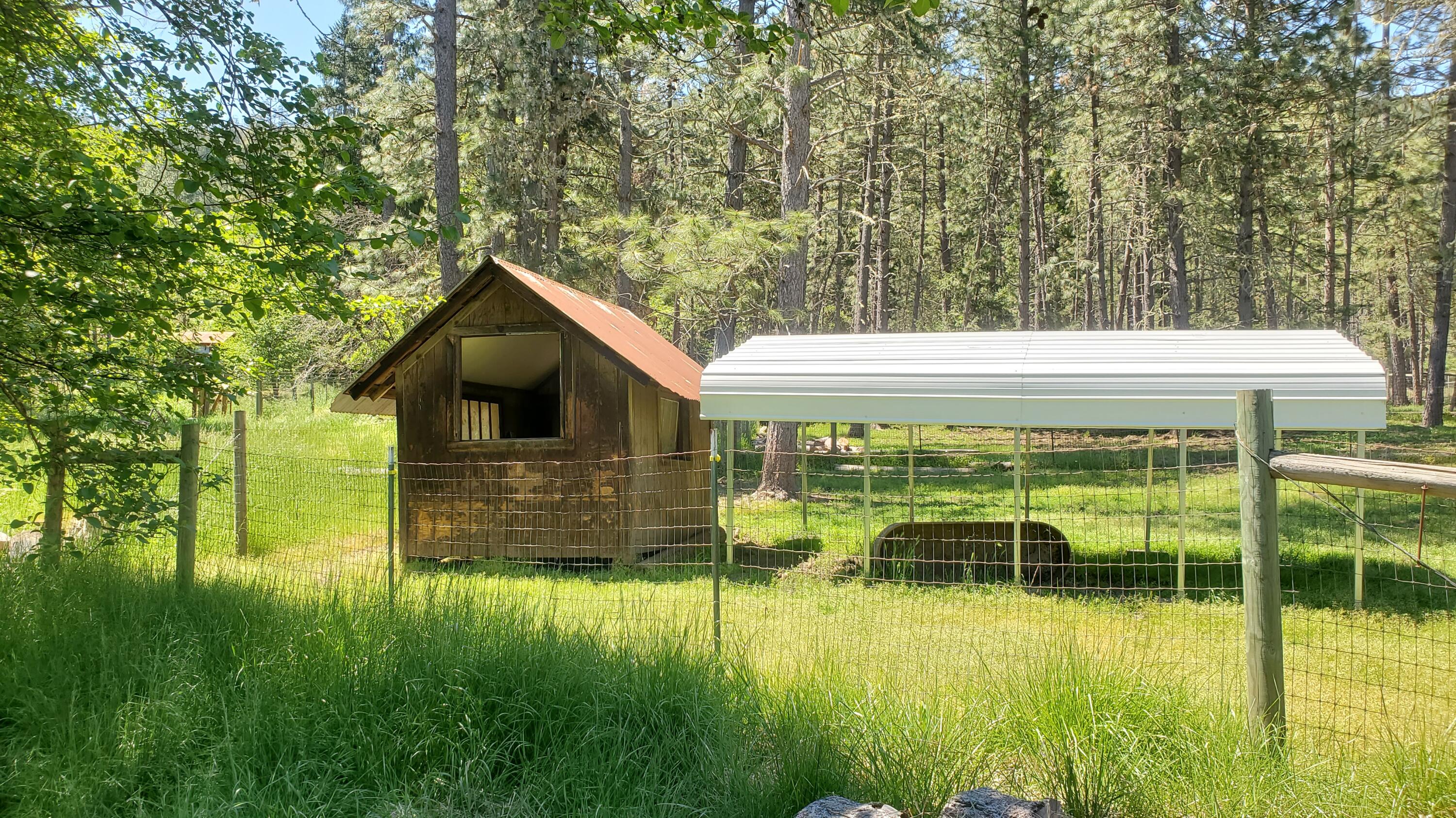 6016-6110 West Side Road Cave Junction, OR 97523 - Photo 8 of 67 7 Animal Pen