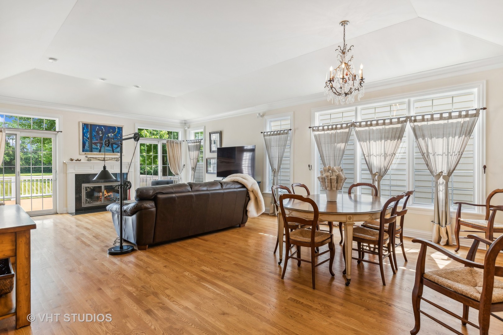 4218 Weatherstone Road Crystal Lake, IL 60014 - Photo 6 of 19 Gallery Image 6
