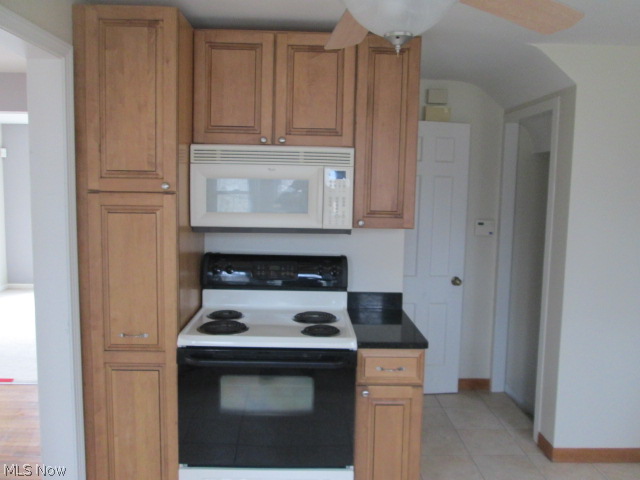 1139 Haselton Road Cleveland Heights, OH 44121 - Photo 4 of 12
