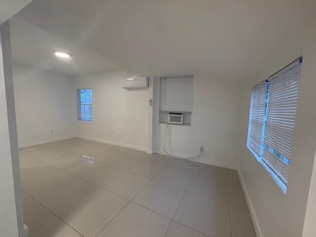 919 2nd Street, Unit 3 West Palm Beach, FL 33401 - Photo 3 of 11 a view of empty room