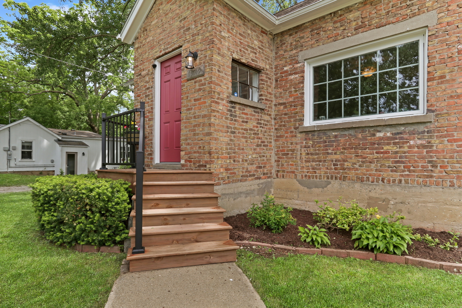 13719 West Wadsworth Road Wadsworth, IL 60083 - Photo 3 of 52