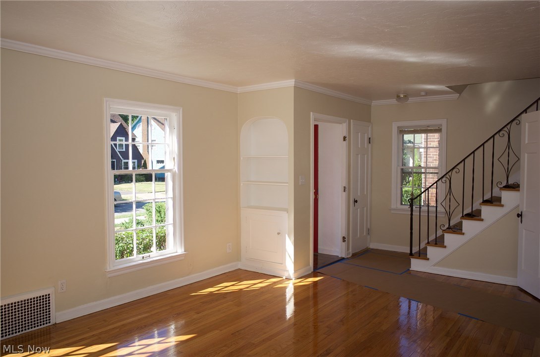 1025 Helmsdale Road Cleveland Heights, OH 44112 - Photo 6 of 20